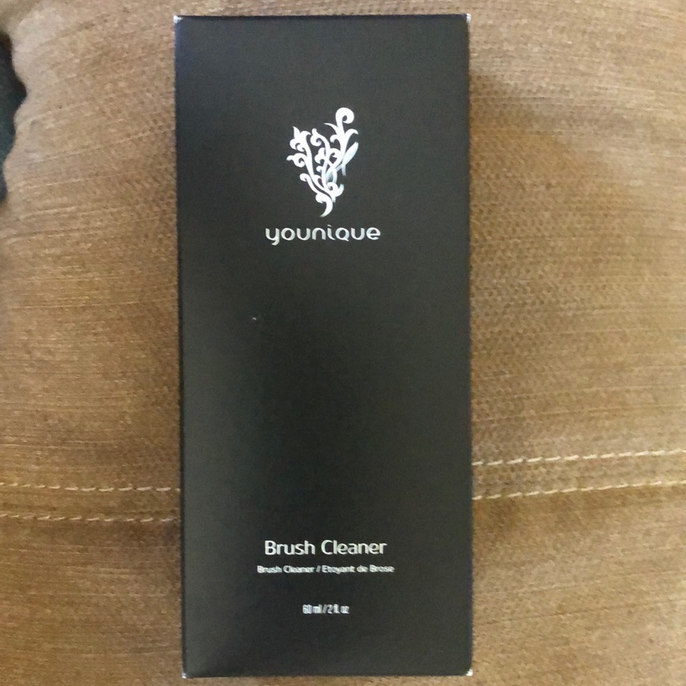 Younique Brush Cleaner New in Box